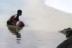 Nam thanh niên cứu cụ bà bị ngã xuống sông Tô Lịch