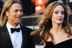 Brad Pitt: 'Angelina đang dần trở nên quá đáng'