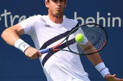 Andy Murray thắng trận đầu tiên sau 9 tháng 'treo vợt'