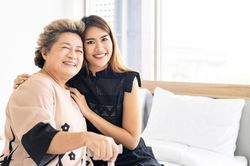 'Tháo kíp' hai trái lựu đạn mẹ chồng - nàng dâu