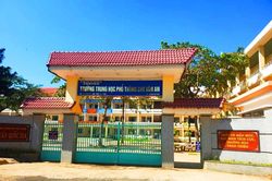 Bị kỷ luật vì tự ý cắt chương trình, thu tiền tăng tiết: Lãnh đạo trường nói gì?