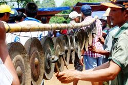 Kỳ bí lễ hội người sống gặp gỡ người chết ở Tây Nguyên