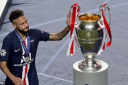 Neymar rơi lệ và tiếc nuối cúp vô địch sau trận cầu thất vọng