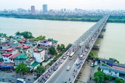 Cầu Chương Dương đang bị hư hỏng và xuống cấp nghiêm trọng