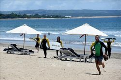 Indonesia hoãn kế hoạch mở cửa 'thiên đường' Bali đón du khách quốc tế