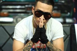 'Lão Đại' Wowy tự khoe ảnh thời 'trẻ trâu' tươi rói, khác xa hình tượng cool ngầu bây giờ