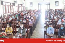 Bồi dưỡng nghiệp vụ công tác hội phụ nữ