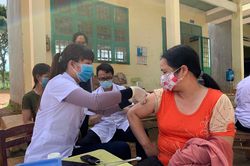 Đak Đoa: Tiêm vắc xin phòng bệnh bạch hầu đợt II tại 5 xã có ổ dịch