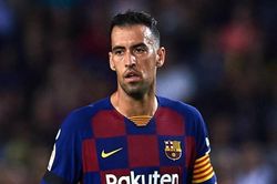 Sergio Busquets đối mặt với nguy cơ dự bị ở Barca