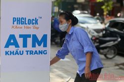 'Cây ATM khẩu trang' ở Hà Nội