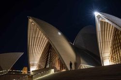 Những hình ảnh vắng lặng lạ kỳ của Nhà hát Opera Sydney - biểu tượng Australia