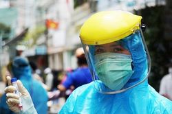 Nữ hộ lý ở Đà Nẵng dương tính nCoV sau 4 lần âm tính