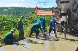 Phát huy truyền thống, cống hiến tài năng, vững bước đi lên