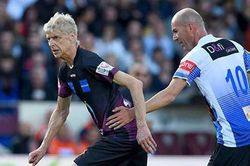 HLV Wenger cùng Platini, Barthez, Anelka sang đá giao hữu với Việt Nam