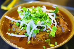Ăn thử món bò kho 35 năm tuổi tại TP.HCM