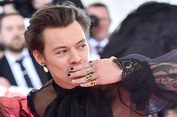 Trào lưu sơn móng tay của sao nam Hollywood