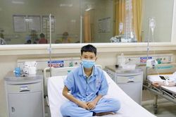 Cứu chữa thành công thiếu niên bị rắn độc cắn làm liệt cơ hô hấp