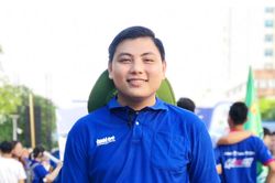 Anh chàng lớp trưởng điển trai chuyên đi 'săn' giải thưởng