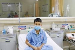 Cứu chữa thành công học sinh bị rắn độc cắn liệt cơ hô hấp