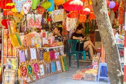 Sát lễ Vu Lan, thị trường dành cho 'cõi âm' cũng ế ẩm vì COVID-19