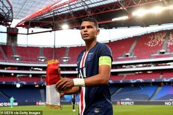 Trung vệ Thiago Silva sẽ trở thành đội trưởng Chelsea mùa tới?