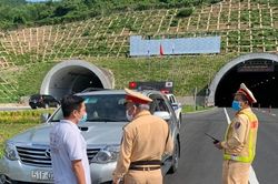 Tài xế nhận hơn 3 triệu chở 6 người từ vùng dịch về Quảng Bình