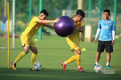 U22 Việt Nam đấu Viettel cho thầy Park 'kiểm hàng'