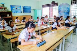 Tránh lạm thu trong trường học