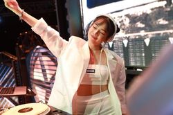 DJ Mie: 'Tôi phải đặt may vest để quay Rap Việt'