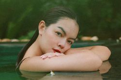 Hay dở của Phạm Quỳnh Anh trong MV 'Nói với người đến sau'