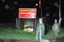 'Cuộc chiến' chống Covid ở biên giới