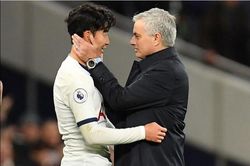 Bất ngờ trước lý do HLV Mourinho cắp cặp đi học tiếng Hàn Quốc