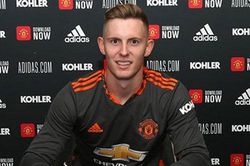 M.U ký hợp đồng 6 năm với Henderson, De Gea đối diện 'tương lai mịt mù'