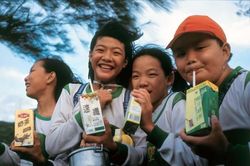 Tetra Pak tiếp tục giữ vững cam kết về bảo vệ an toàn thực phẩm, con người và tương lai