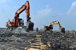 Toàn cảnh đại công trường sửa chữa mặt cầu Thăng Long