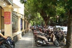 Hà Nội: Khảo sát lắp camera an ninh quanh Bệnh viện Việt Đức để ngăn chặn nạn 'cò mồi'