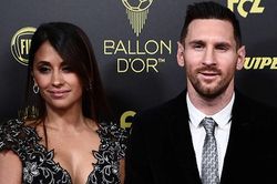 Vợ chồng Messi kinh doanh thua lỗ ở Barcelona, liên tiếp đóng các cửa hiệu