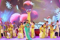 'Tổ quốc tôi chưa đẹp thế bao giờ'