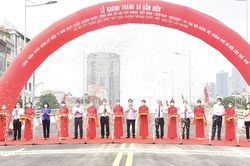Hà Nội khánh thành cầu vượt nút giao Hoàng Quốc Việt - Nguyễn Văn Huyên