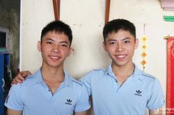 Cặp song sinh ở Nghệ An có điểm thi tốt nghiệp toàn trên 9 và 10