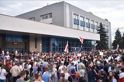 Ngoại trưởng Nga và Belarus điện đàm
