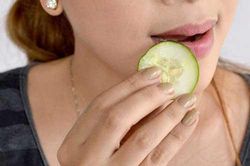 2 công thức 'biến' môi thâm thành hồng đơn giản nhất