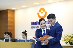 LienvietPostBank sắp chuyển sàn: Cổ phiếu gần bét bảng, nợ xấu tăng vọt