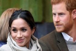 Meghan Markle lại gây phẫn nộ vì cố tình 'ăn bám' danh tiếng hoàng gia, Harry 'ngồi không' cũng bị chế giễu