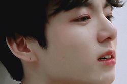 RM BTS tiết lộ về lần đầu thấy Jungkook khóc, ARMY tan nát trái tim