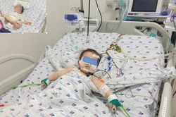Cứu sống bé trai 6 tháng tuổi bị suy thận cấp do sỏi đường tiết niệu