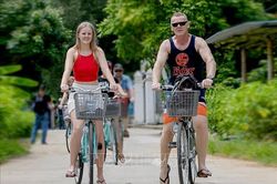 Do ảnh hưởng dịch COVID-19, khách quốc tế đến Việt Nam giảm mạnh so với cùng kỳ 2019