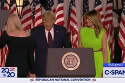 Bà Melania gây tranh cãi khi 'lá mặt lá trái' với Ivanka trong Hội nghị Quốc gia đảng Cộng hòa