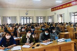Bồi dưỡng, tập huấn chính trị hè ngành giáo dục
