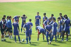 CLB TPHCM tập luyện háo hức chờ V.League trở lại